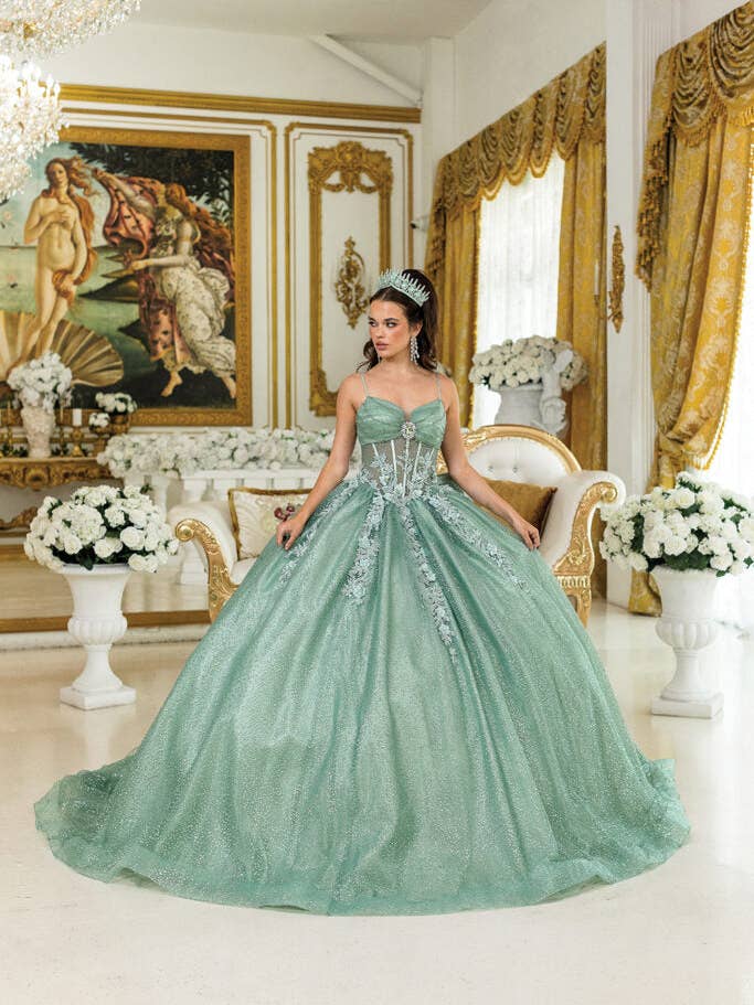 Dazzling Sparkle Tulle Quinceañera Ball Gown with Elegant Rhinestone Embellishments