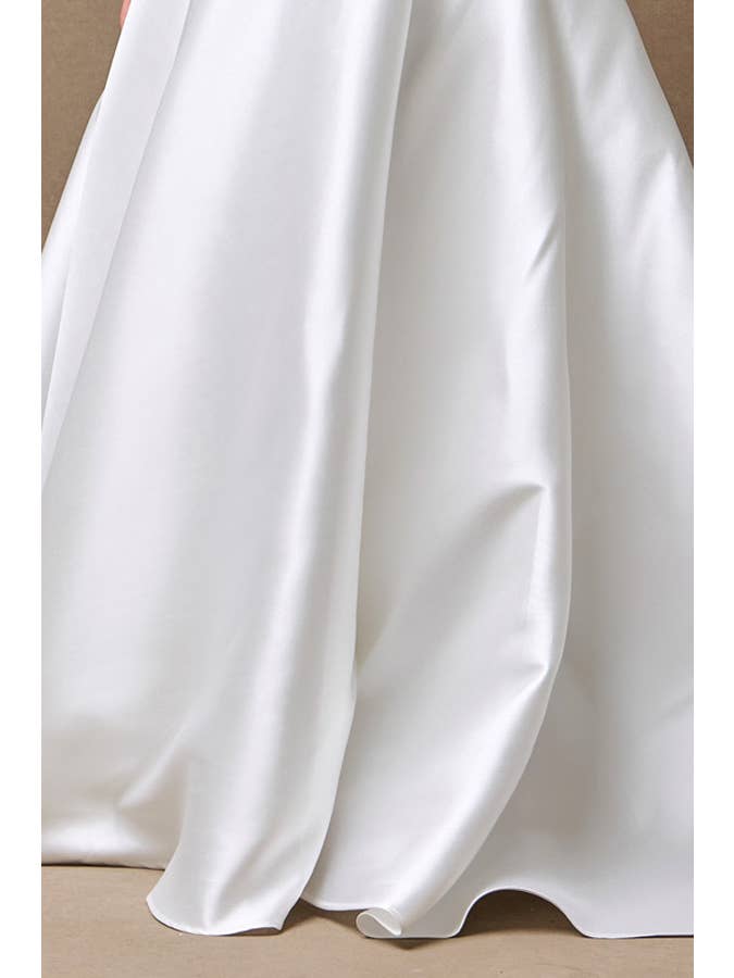 Elegant Off-White Sleeveless A-Line Mikado Wedding Gown with Pockets and Bow