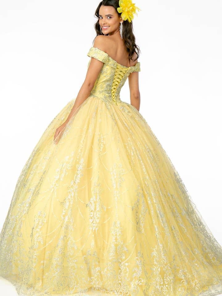 Elegant Princess Ball Gown, Sweetheart Neckline, Glitter Embellished Quinceanera Dress