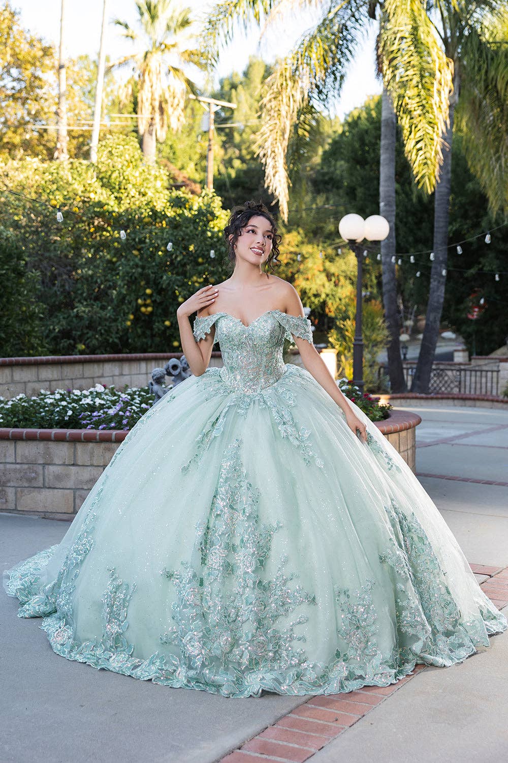 Elegant Sweetheart Off-Shoulder Prom Ball Gown: Beaded, Embroidered, Glitter Tulle