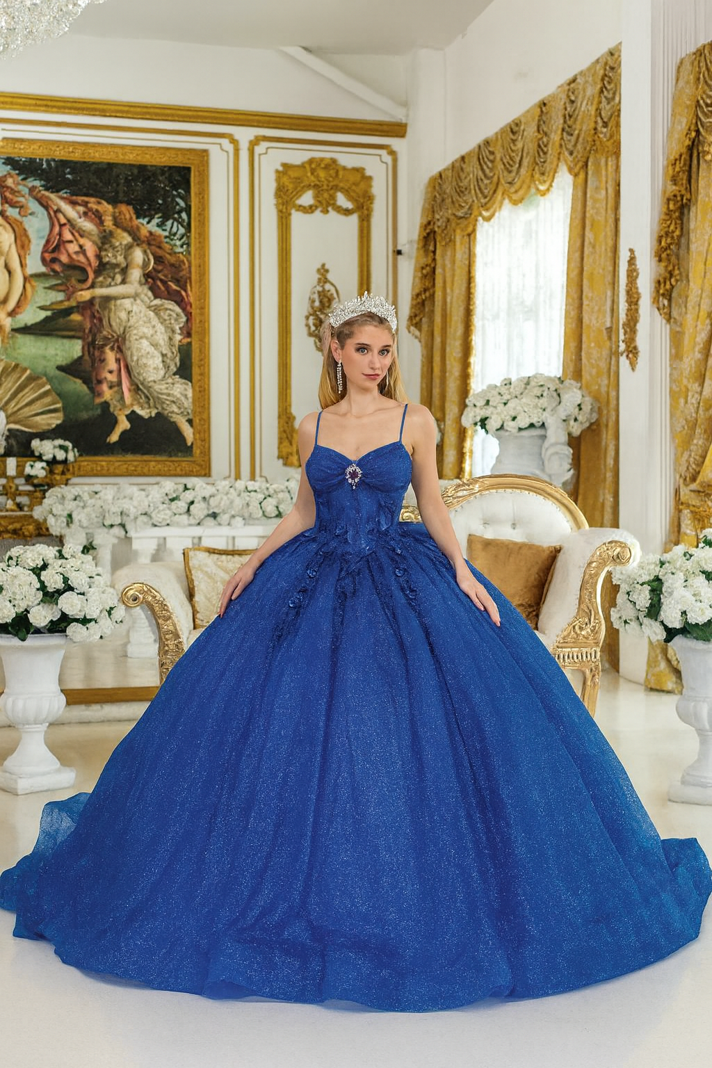 Dazzling Sparkle Tulle Quinceañera Ball Gown with Elegant Rhinestone Embellishments