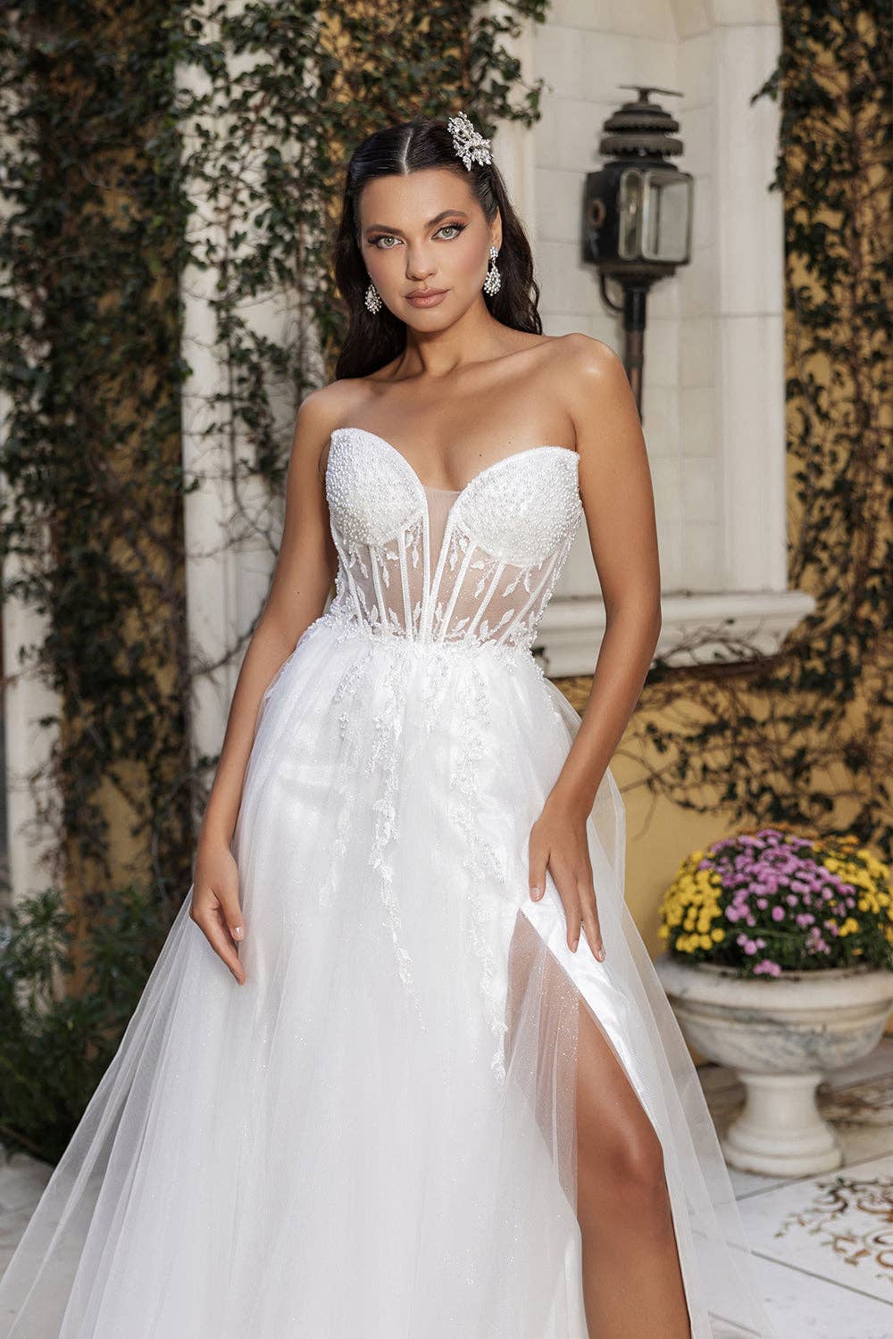Elegant Ivory Strapless A-Line Tulle Wedding Dress with Glitter Corset Bodice