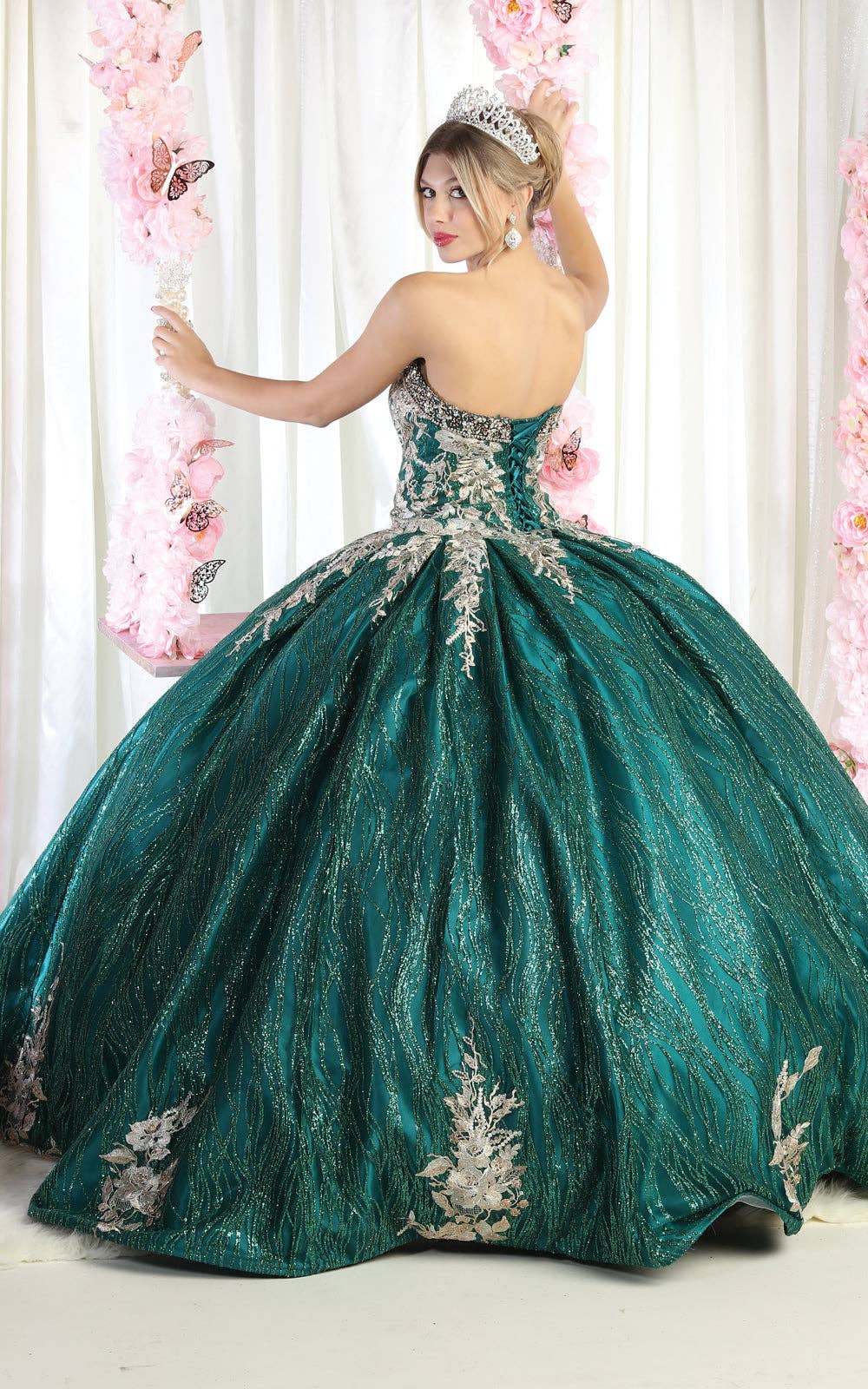 Elegant Embroidered Strapless Corset Quinceanera Ball Gown for Prom