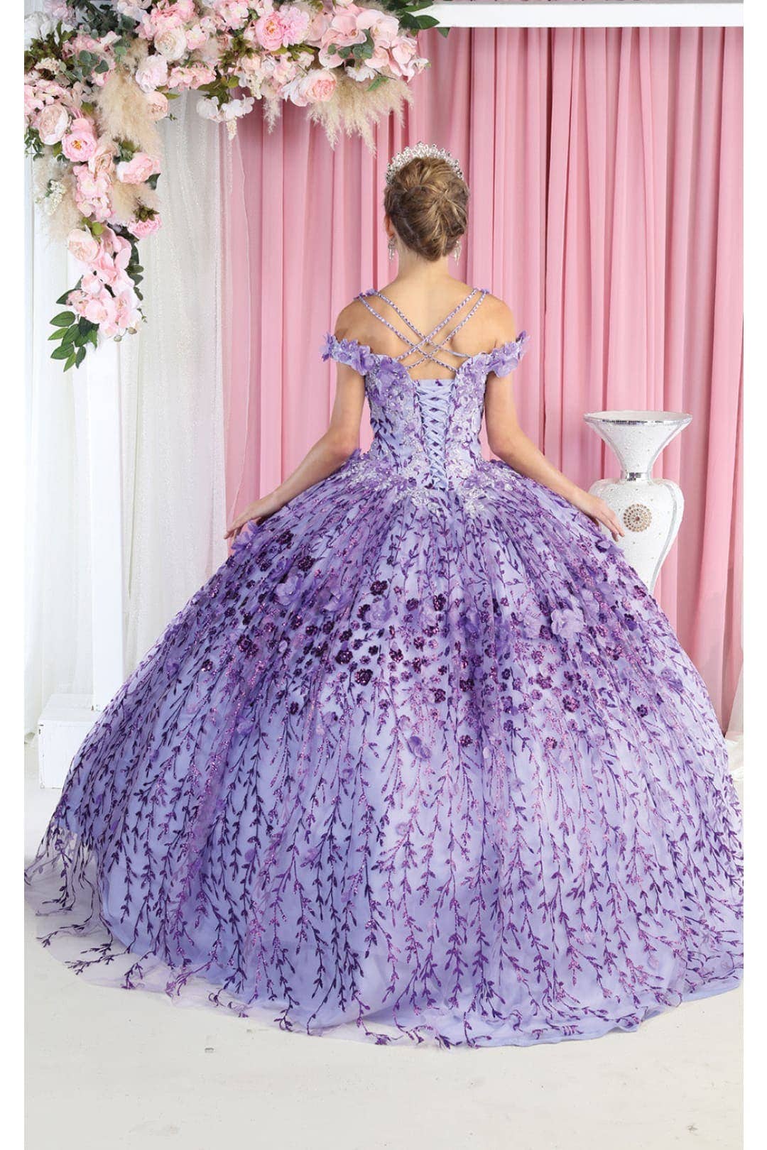 Stunning Glitter Corset Back Ball Gown with 3D Applique for Special Occasions