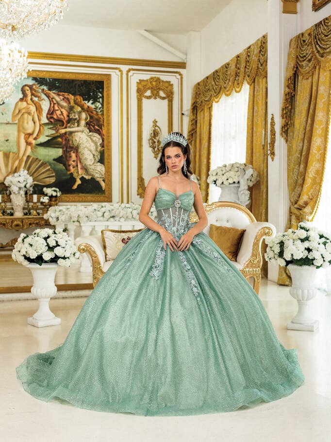 Dazzling Sparkle Tulle Quinceañera Ball Gown with Elegant Rhinestone Embellishments